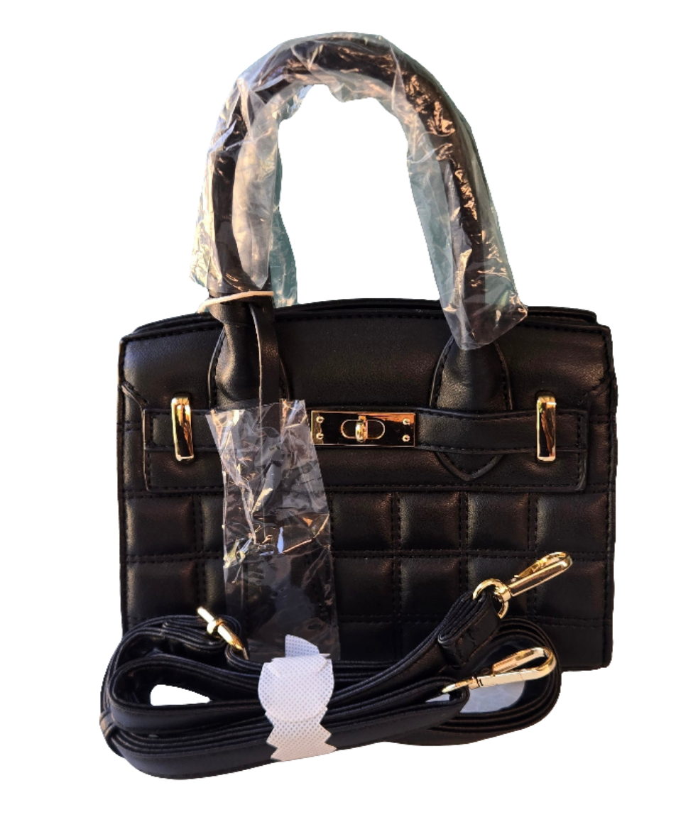 Bolso Negro Acolchado Premium con Detalles Dorados - Material exelente calidad premium