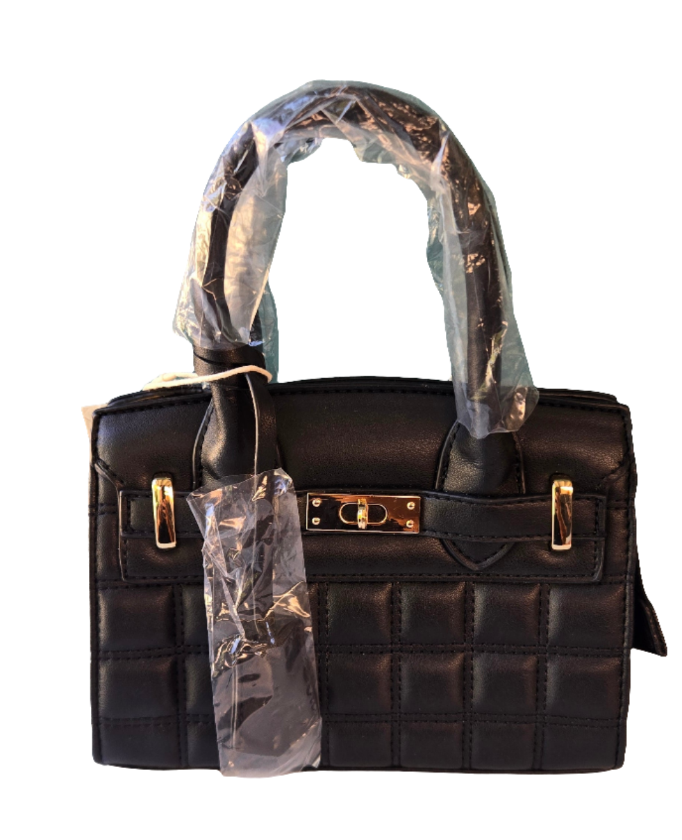 Bolso Negro Acolchado Premium con Detalles Dorados - Material exelente calidad premium